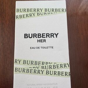 Burberry Her Eau de Toilette in White and Green Box